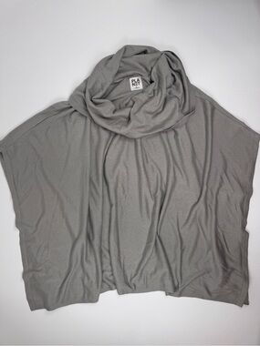 Planet Collection Women's Gray Cowl Neck Sweater
